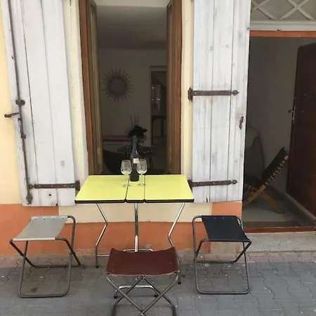 Maison Chaleureuse Typique Dans Le Village Gruissan
