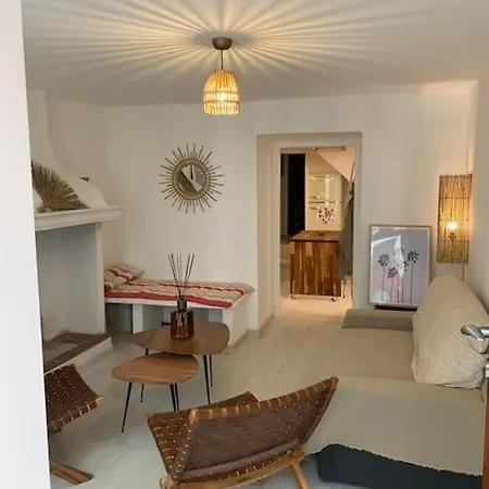 Maison Chaleureuse Typique Dans Le Village Holiday home Gruissan